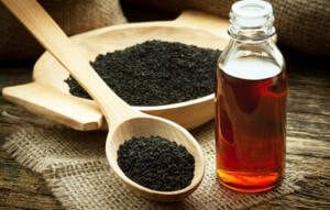 درمان ریزش مو با روغن سیاه دانه